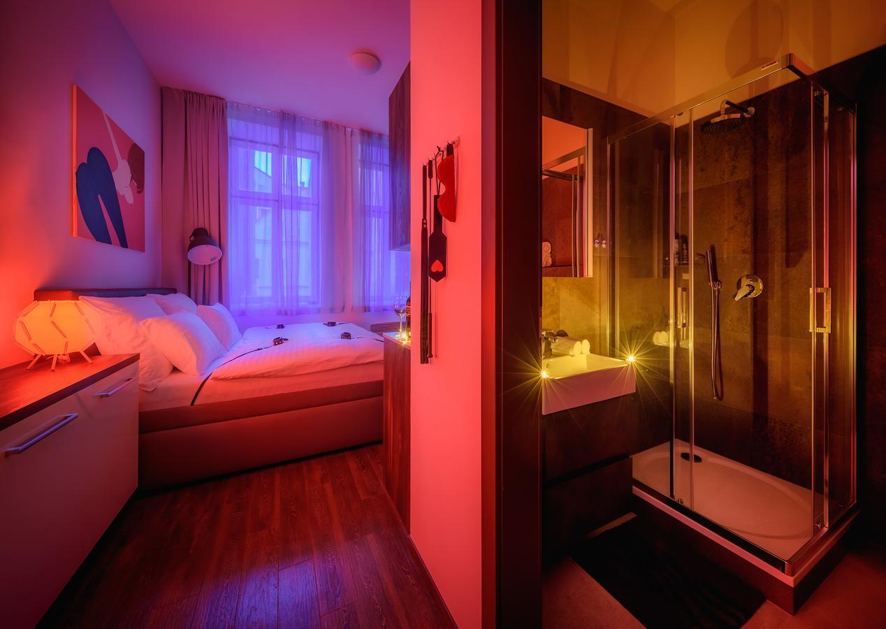 Fifty Shades Of Gray Studio, City Center Hradec Kralove Bagian luar foto